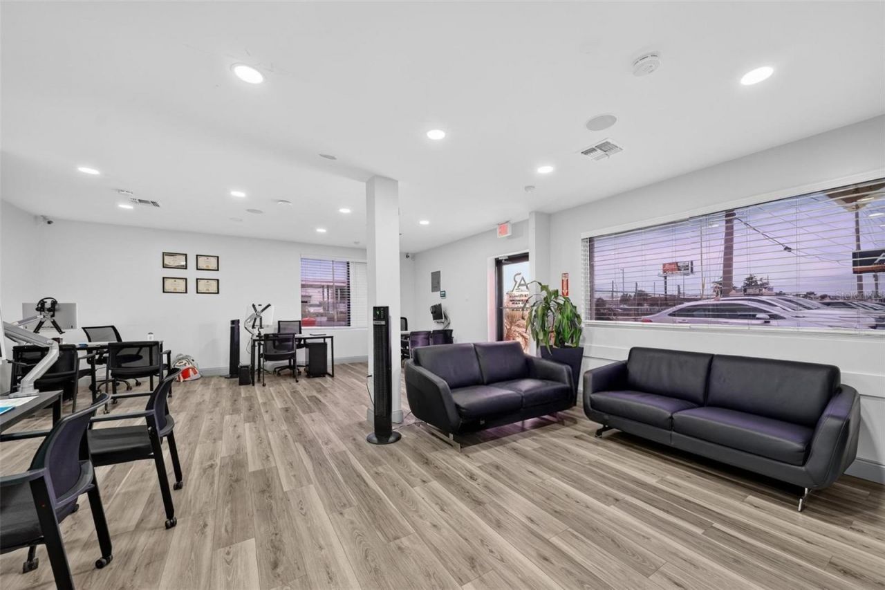2906 N Orange Blossom Trail, Orlando, FL 32804 Photo