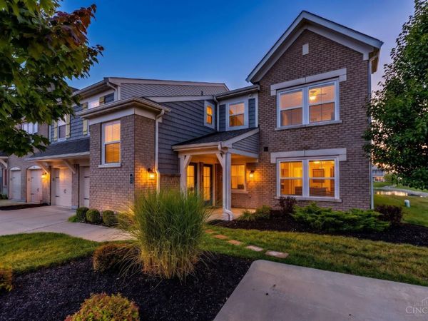 37 Old Pond Road, Springboro, OH 45066
