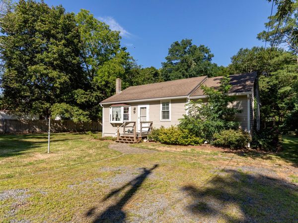 5 Freighthouse Road, Sagamore, MA 02561