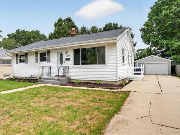 3627 Regency DRIVE, Racine, WI 53402