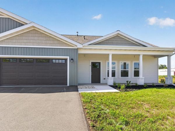 1601 Wildlife DRIVE, Unit 4, Kewaskum, WI 53040