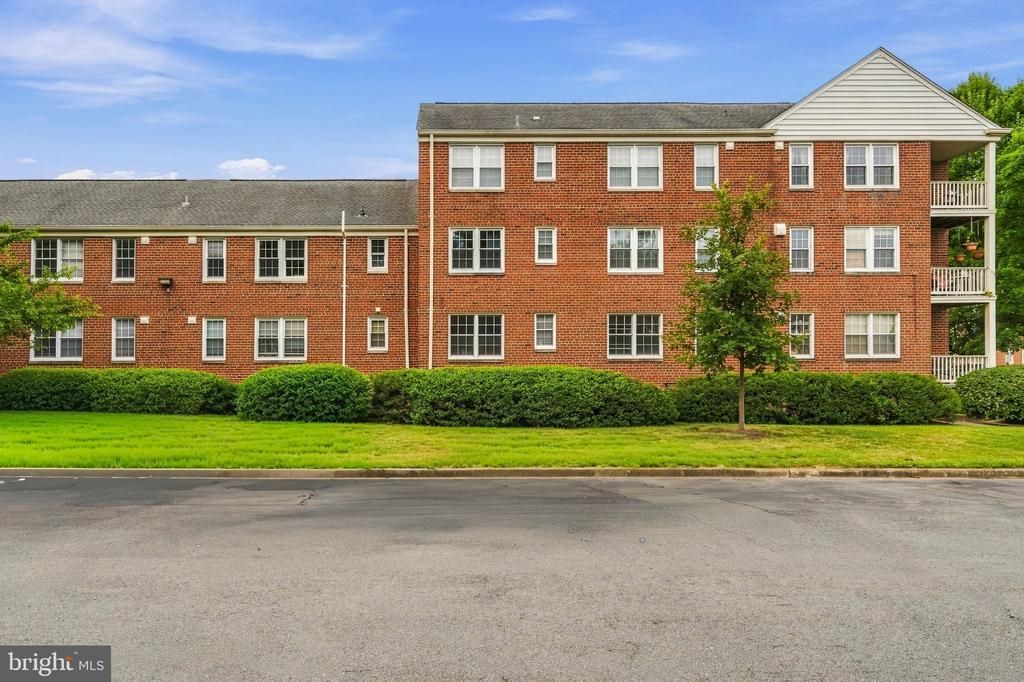 6610 E Wakefield Drive, Unit C1, Alexandria, VA 22307 Main Photo