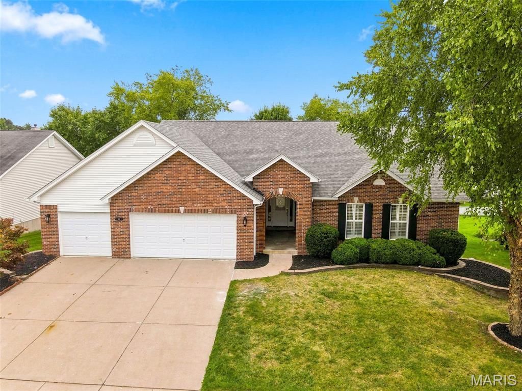 416 Parkshire Place Drive, O Fallon, MO 63368 Main Photo