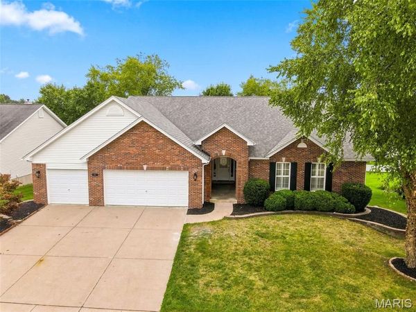 416 Parkshire Place Drive, O'Fallon, MO 63368