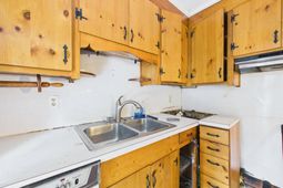 5504 Dobson Street photo 4