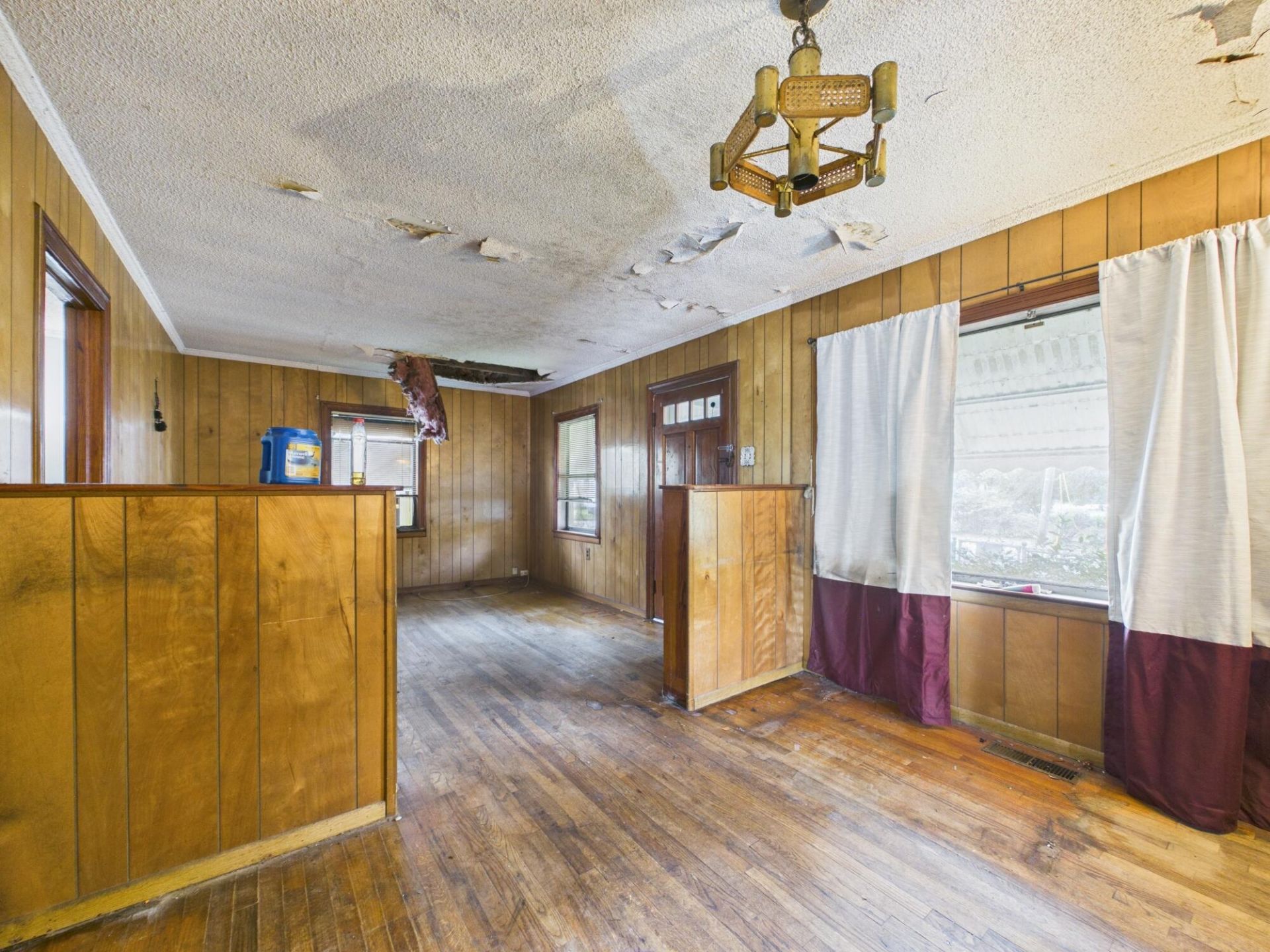 5504 Dobson Street Photo 4