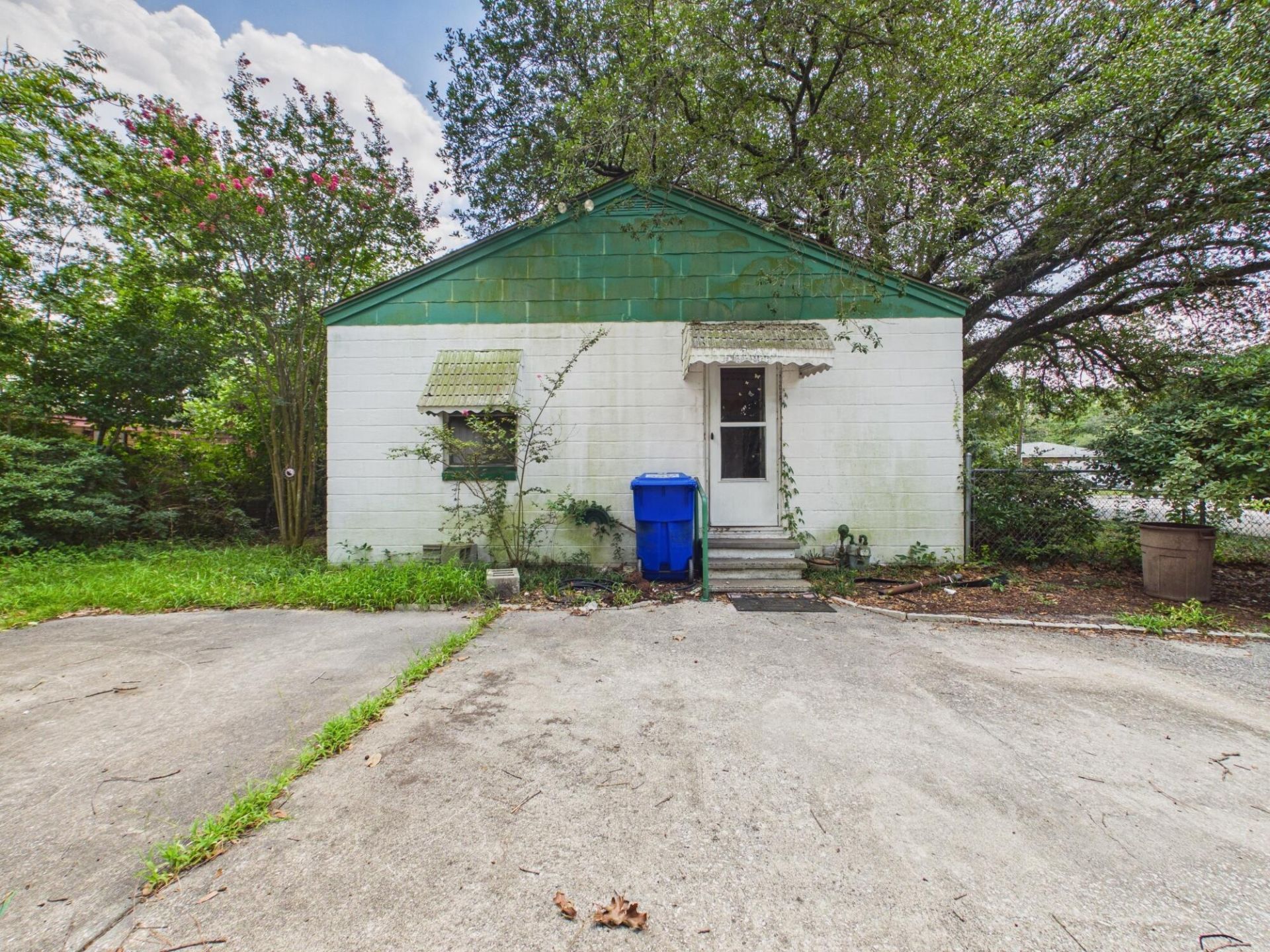 5504 Dobson Street Photo 6