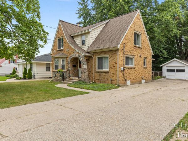 653 3 Mile Road NE, Grand Rapids, MI 49505