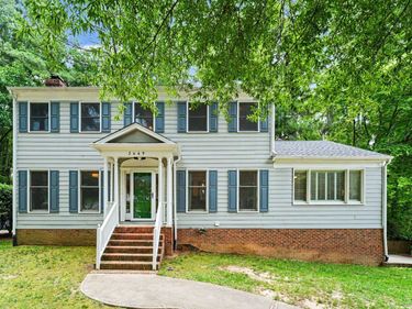 2469 Foxwood Drive, Chapel Hill, NC 27514
