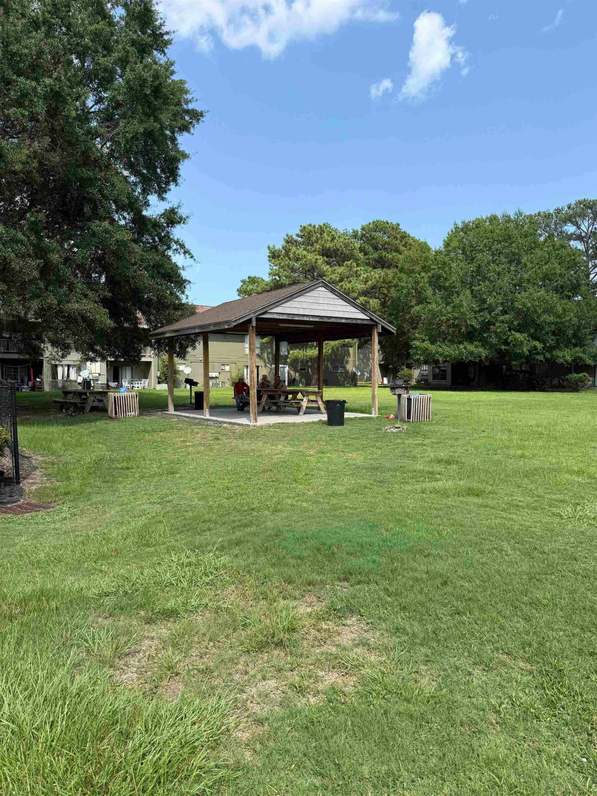 2000 Greens Blvd. Photo 15