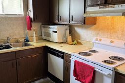 2000 Greens Blvd. photo 4