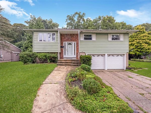 23 Country Lane Drive , Kings Park, NY 11754