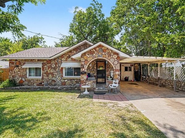 1617 Yale Street , River Oaks, TX 76114