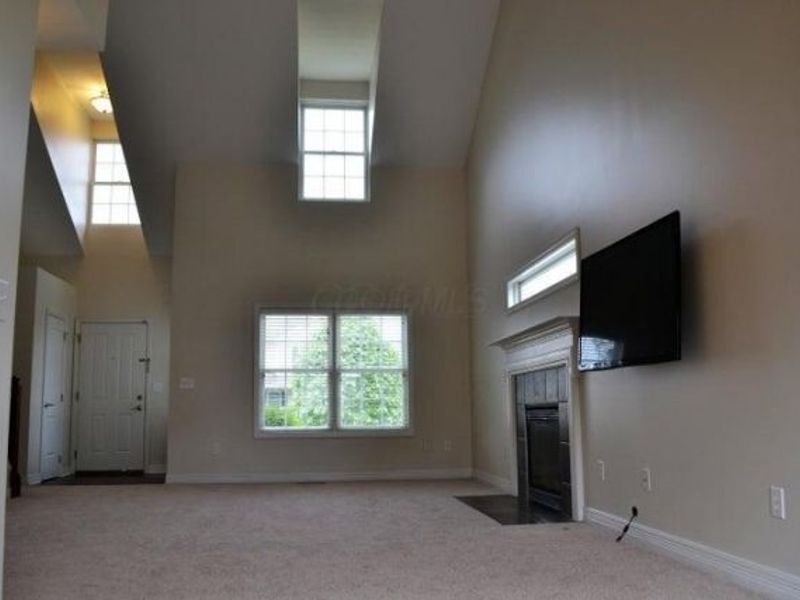 8840 Meadow Grass Lane, Lewis Center, OH 43035 Photo 11