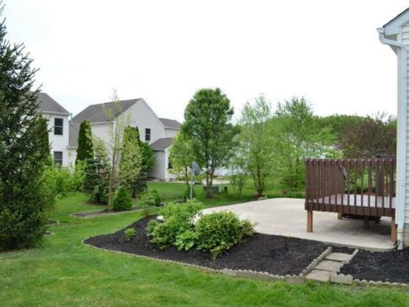 8840 Meadow Grass Lane, Lewis Center, OH 43035 Photo 3