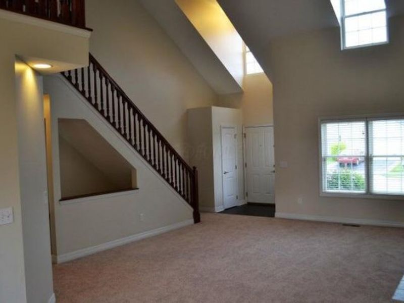 8840 Meadow Grass Lane, Lewis Center, OH 43035 Photo 6