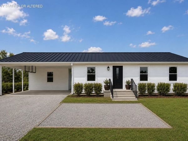 1716 E Boy Scout Road, Hixson, TN 37343