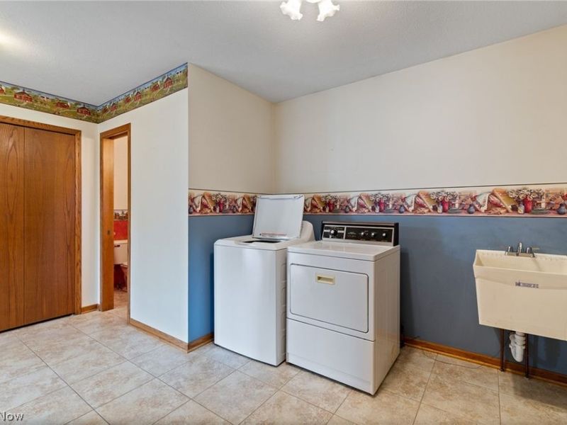2644 Canaan Drive, Uniontown, OH 44685 Photo 14