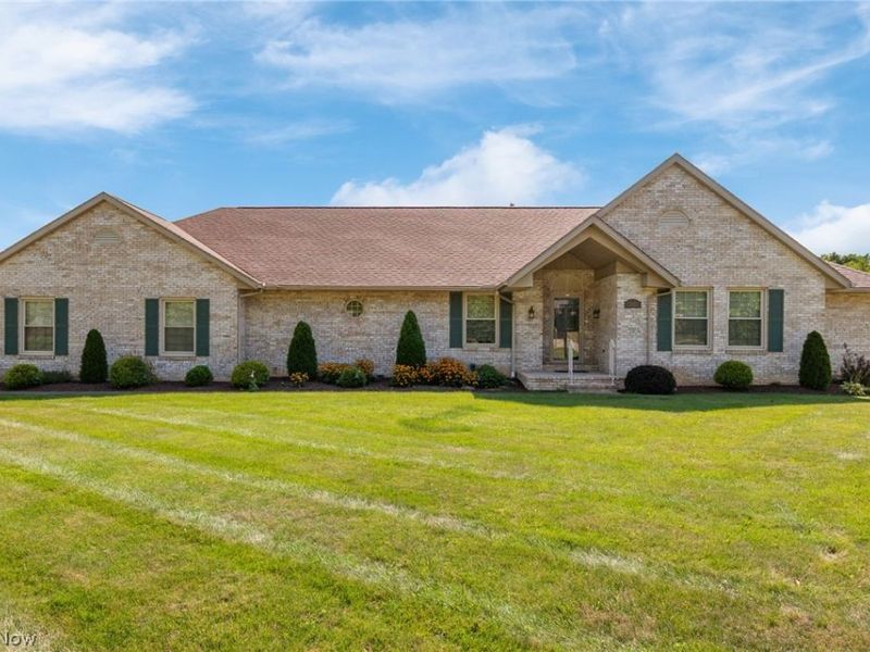 2644 Canaan Drive, Uniontown, OH 44685 Photo 2