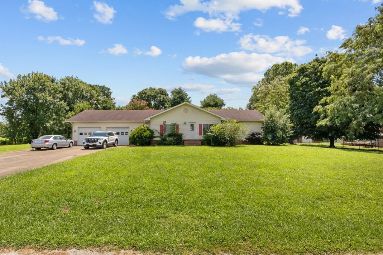 60 Evergreen Dr, Lexington, TN 38351 Main Photo