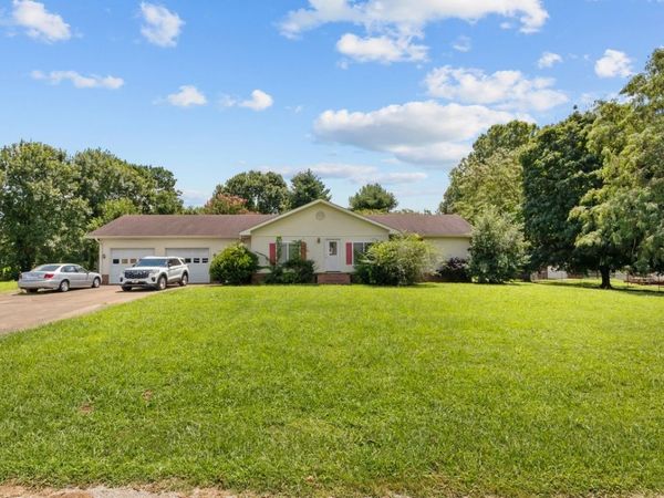 60 Evergreen Dr , Lexington, TN 38351