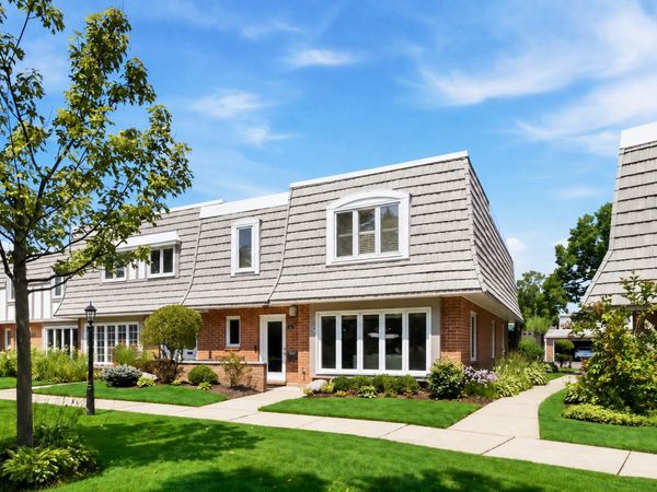 1491 Chantilly Court , Highland Park, IL 60035