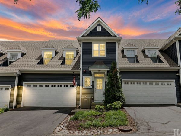 123 5th Street, Libertyville, IL 60048