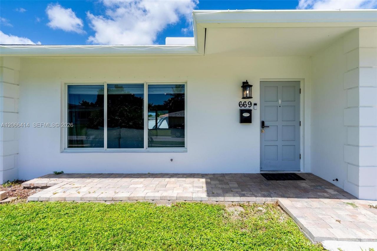 669 NW 15th Ave , Boca Raton, FL 33486 Photo