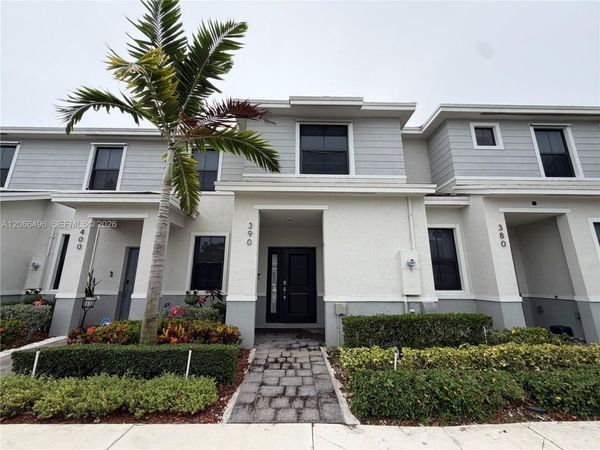 390 NE 12th St , Florida City, FL 33034