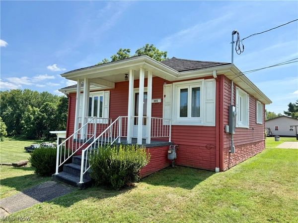 205 Hudson Avenue , Tiltonsville, OH 43963