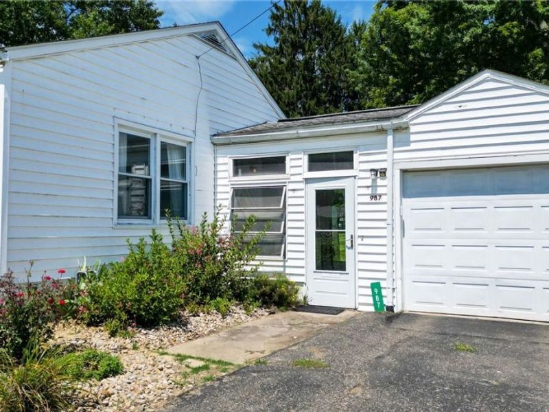 987 Country Club Drive, Zanesville, OH 43701 Photo 22