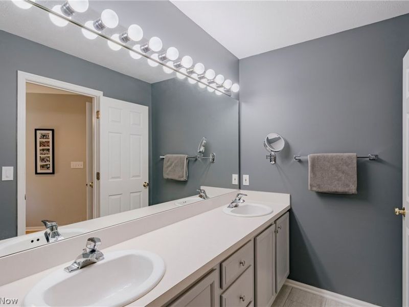 480 Glen Hollow Circle, Aurora, OH 44202 Photo 18
