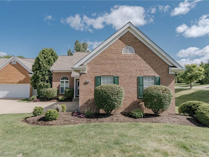 480 Glen Hollow Circle, Aurora, OH 44202 Photo 2