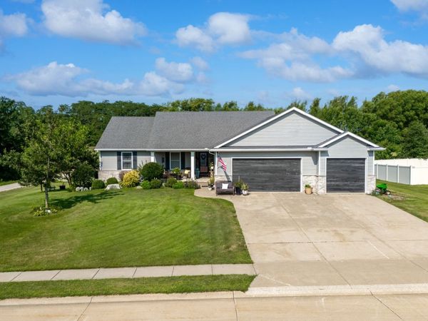 510 Fenceline Drive, Blue Grass, IA 52726