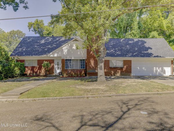 101 Colonial Drive, Vicksburg, MS 39180