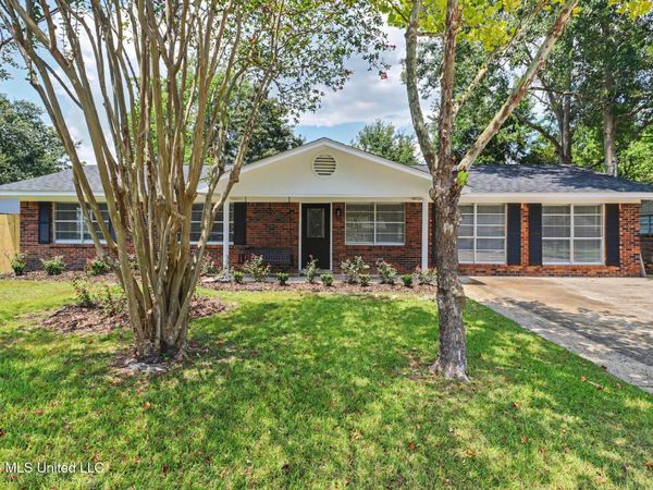 2074 Trailwood Drive, Biloxi, MS 39532