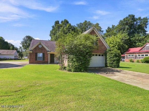 1744 Old Commerce Road, Robinsonville, MS 38664