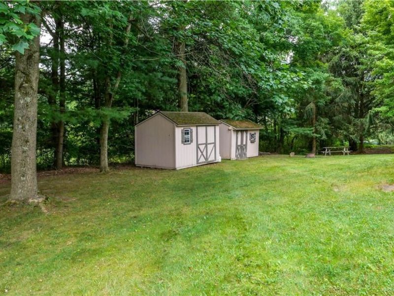 8226 Clover Lane, Garrettsville, OH 44231 Photo 9