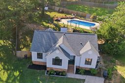 216 Puller Court  photo 4