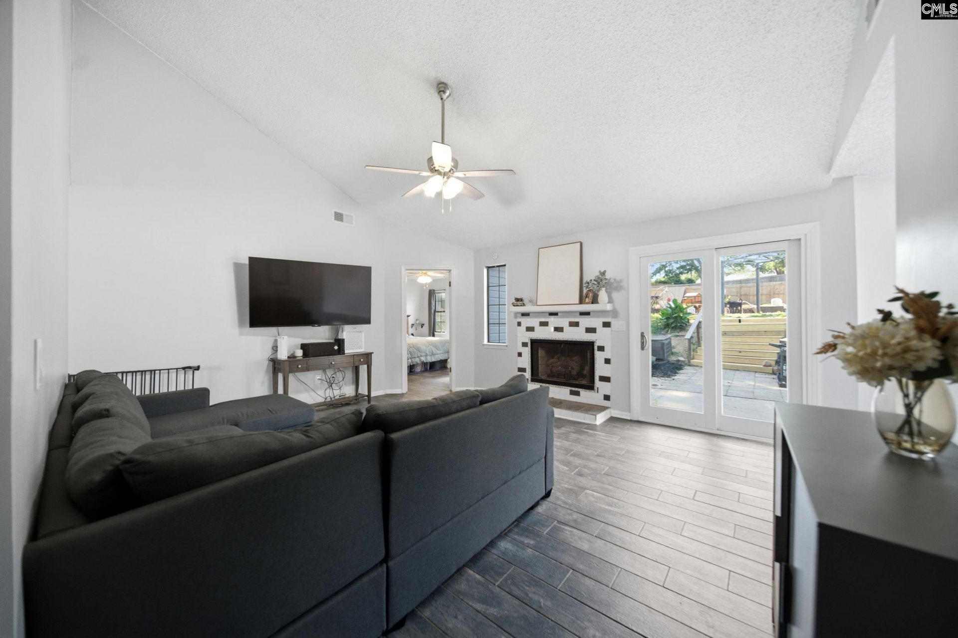 216 Puller Court  Photo 5