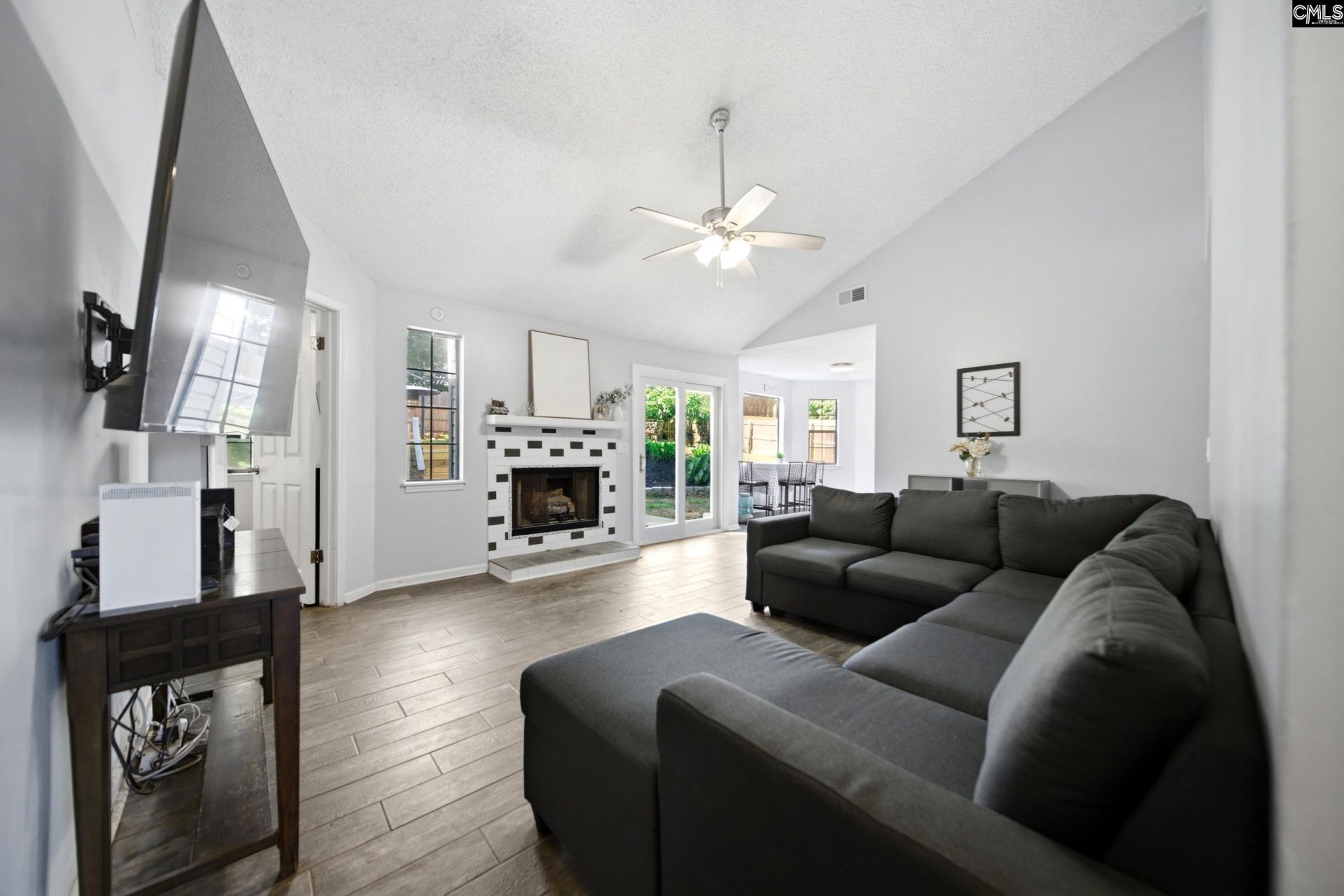 216 Puller Court  Photo 6
