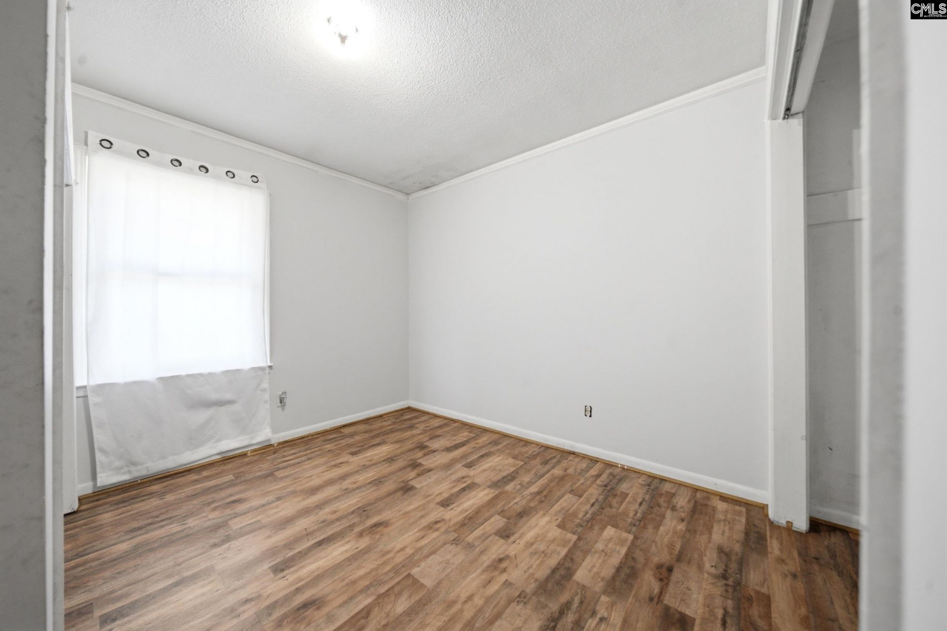 233 Redwood Court  Photo 11