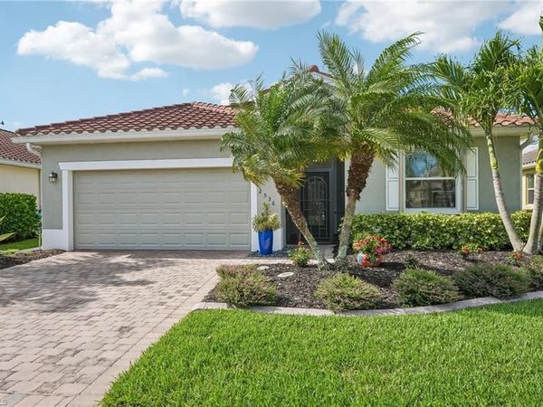 2536 Laurentina LN, CAPE CORAL, FL 33909