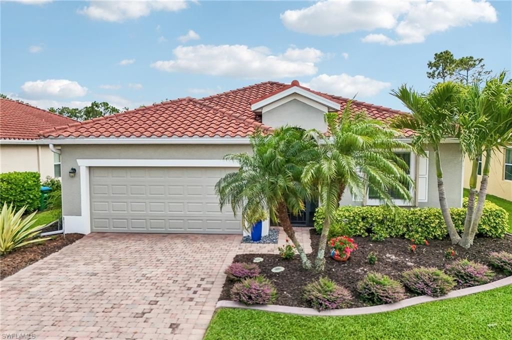 2536 Laurentina Ln, Cape Coral, FL 33909 Photo