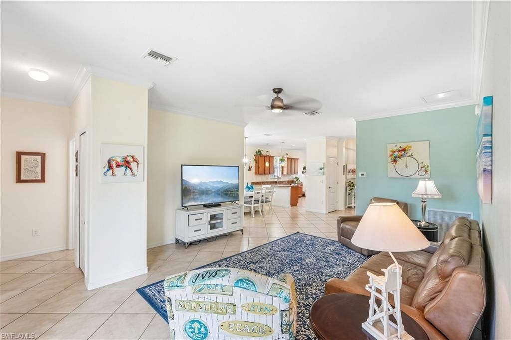2536 Laurentina Ln, Cape Coral, FL 33909 Photo