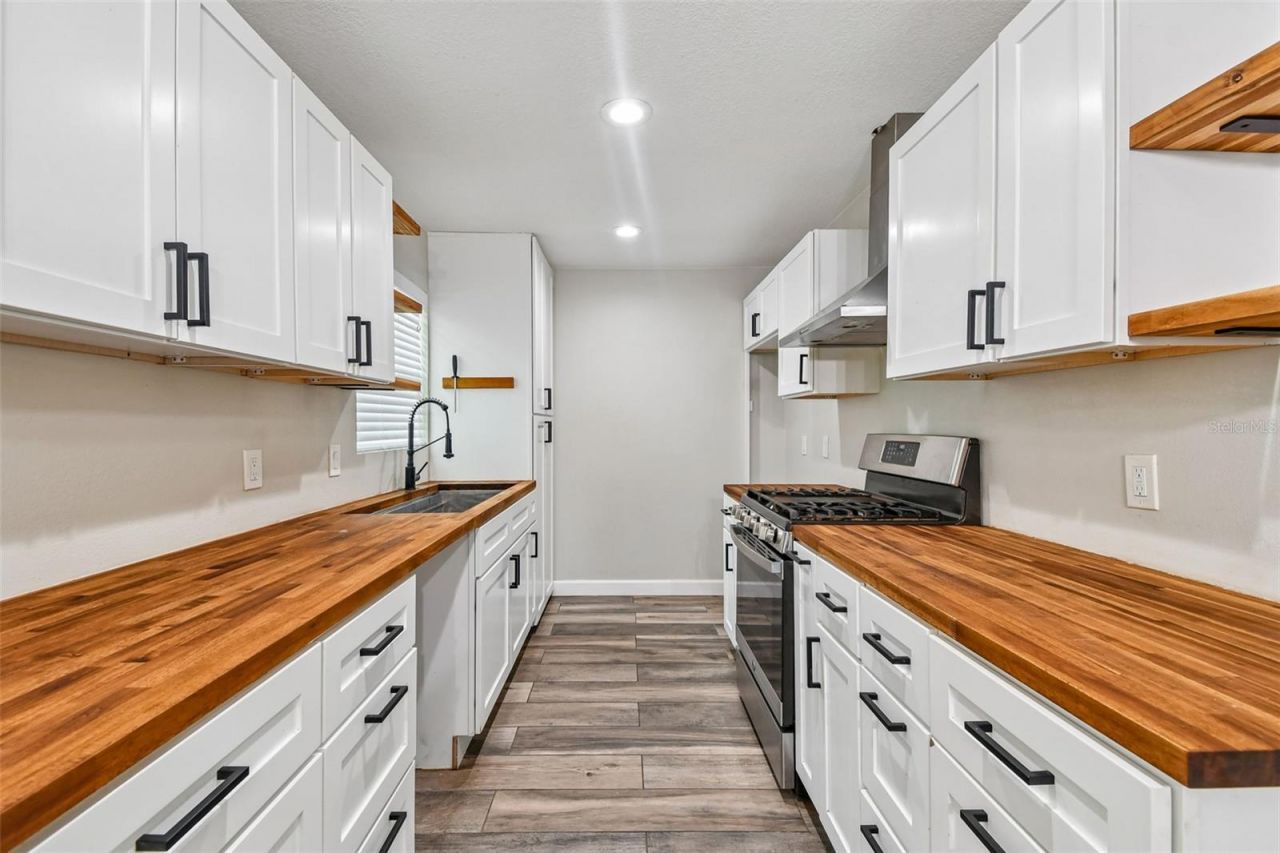 173 Temple Street, New Smyrna Beach, FL 32168 Photo