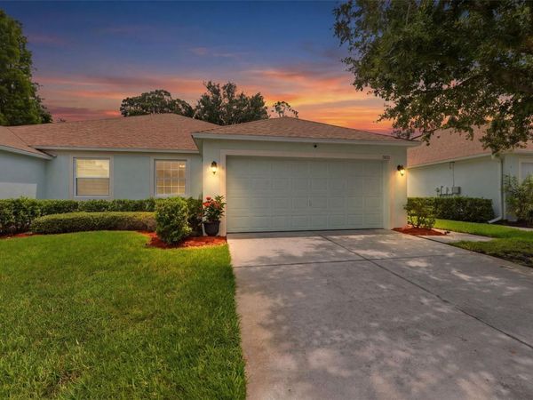 5852 AUTUMN SHIRE, ZEPHYRHILLS, FL 33541
