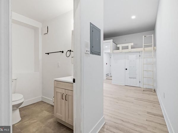 4242 PINE STREET, Unit 1B, PHILADELPHIA, PA 19104