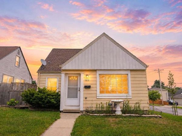 3672 S 19th STREET, Milwaukee, WI 53221
