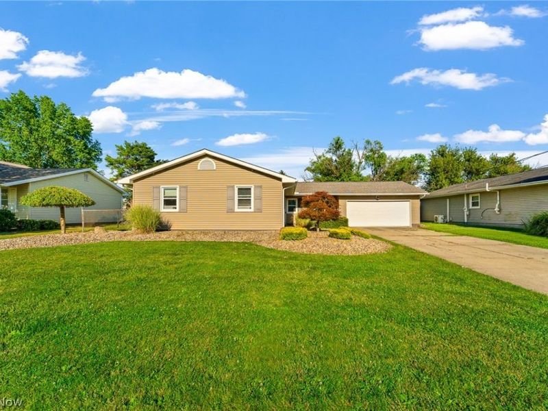5566 Madrid Drive, Austintown, OH 44515 Photo 2